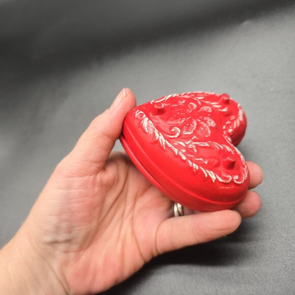 Vintage Small Heart Shaped Valentine Ceramic Jewelry Trinket Box Red - Picture 4 of 9
